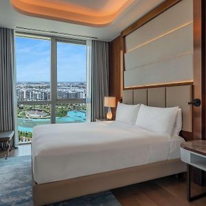 One-Bedroom Corner King Suite